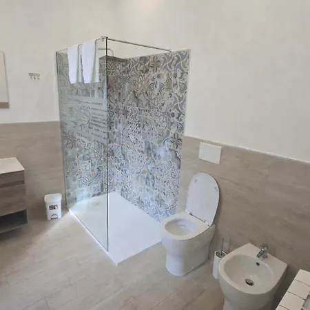 Centrale Suites Bed & Breakfast 4*