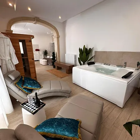Centrale Suites 4*
